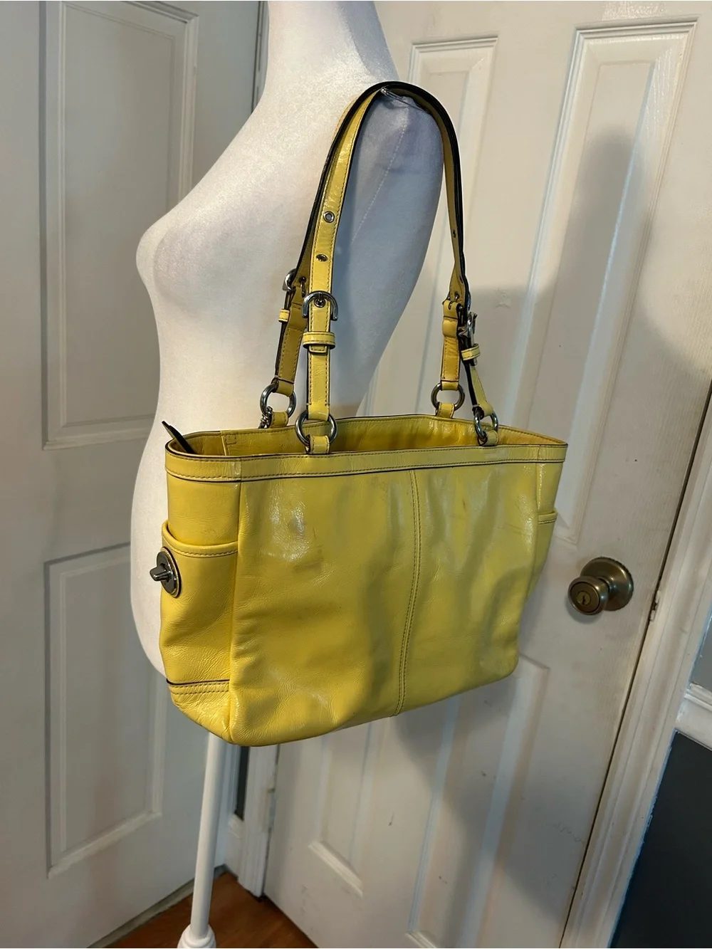 Coach shoulder tote